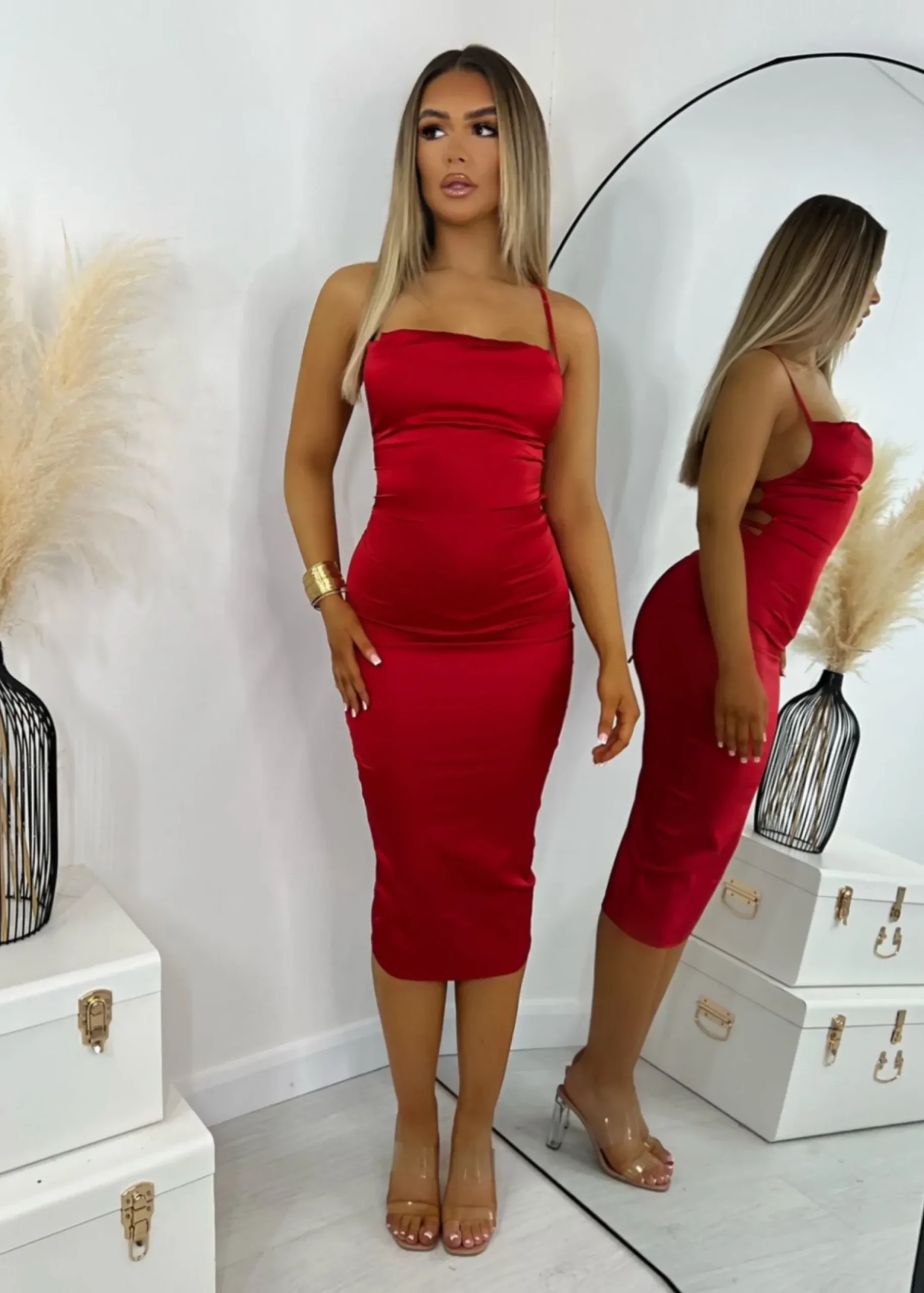 Women DressMeZee Dresses|Brianna Satin Midi Dress - Red