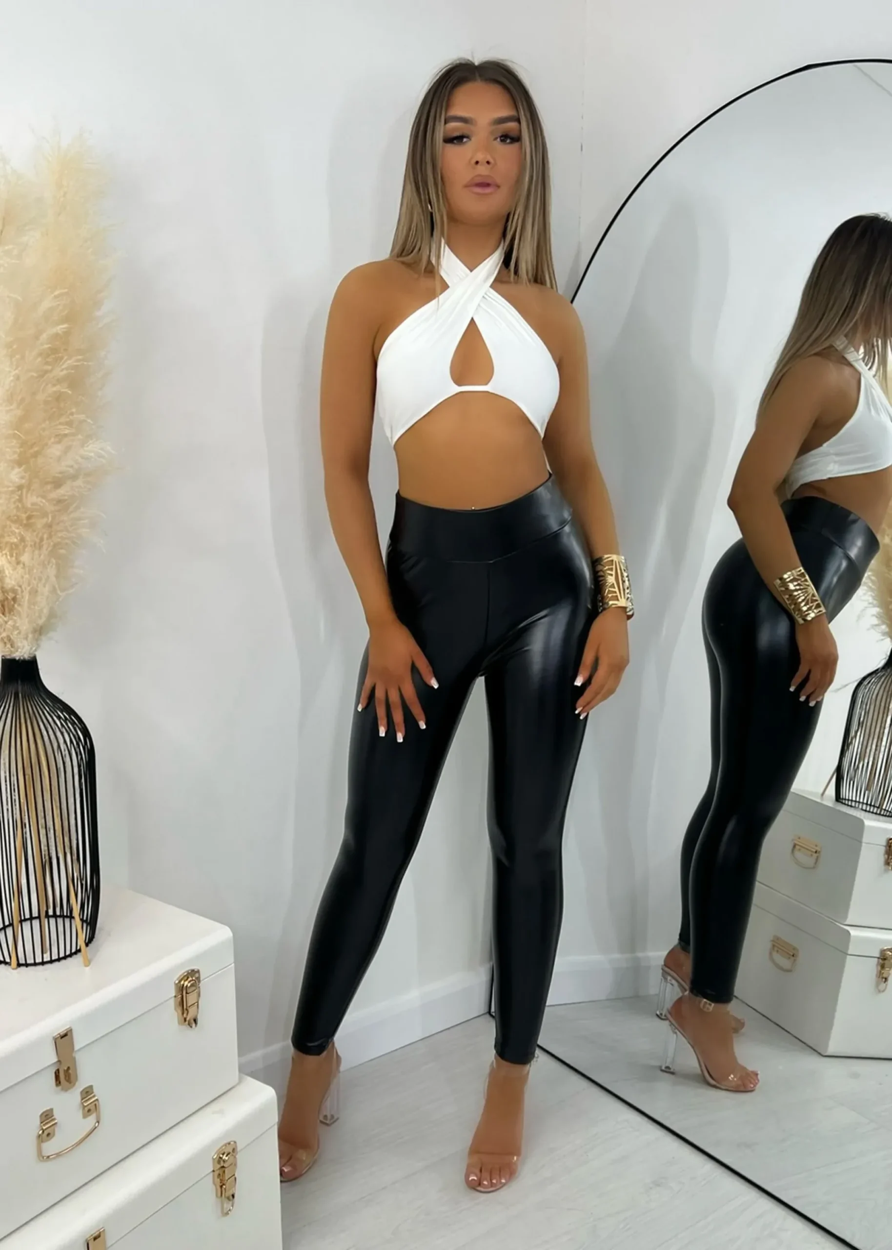 Women DressMeZee Tops / Bodysuits|Out Of Luck Cross Halter Neck Crop Top - White